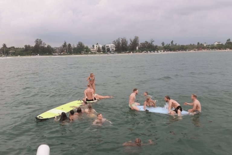 Mirissa : Tour en bateau à voile en catamaran au coucher du soleil avec dîner