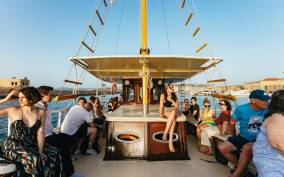 Chania: Sunset Boat Cruise with Guide