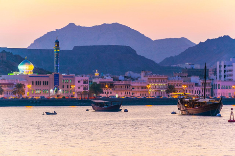 Muscat: Street Food & Souq Walk tour