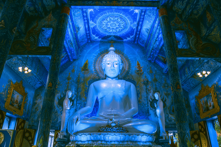 Chiang Rai: Private Tour of Temples, Tea Garden, Hill Tribes