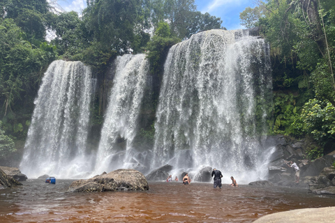 Aventure privée à Banteay Srei et aux chutes d&#039;eau de Phnom KulenVisite privée : Chute d&#039;eau de Kulen et temple de Banteay Srei