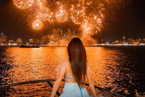 Phuket：New Year’s Eve Cruise with Fireworks & DJ party Rhapsody Happy New Year Event Single ticket
