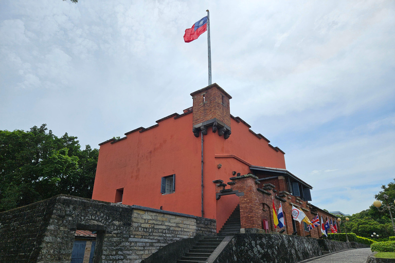 Tamsui: Historic Landmarks and Riverside Morning Tour Small-Group Tour Only