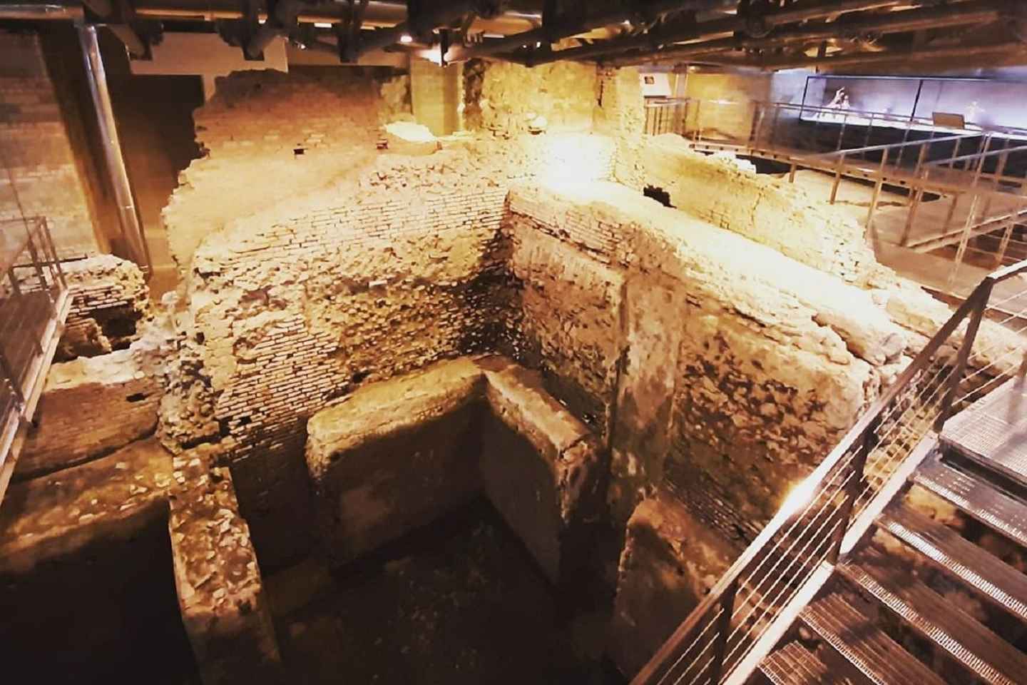 Rome: Vatican Necropolis and Via Triumphalis Guided Tour