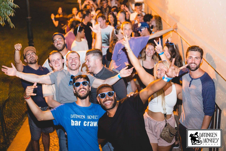 Praga: Pub Crawl com Open Bar e entrada VIP