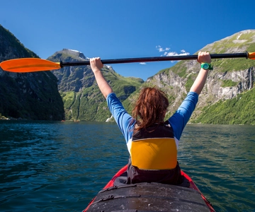 Geiranger: tour guidato in kayak nel fiordo di Geiranger