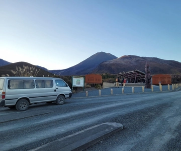 Tongariro Crossing: Ketetahi Park & Ride Trailhead Shuttle: Ketetahi Park & Ride Trailhead Shuttle