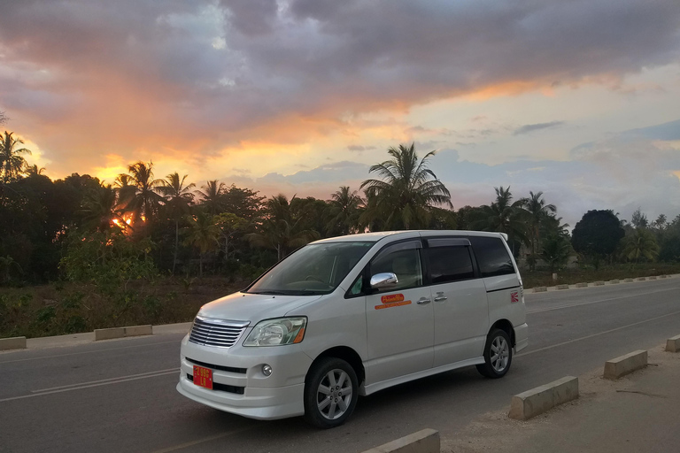 Zanzibar: Transfer z hotelu w Nungwi do Stone Town/lotniska.