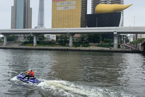 浅草 : ジェットスキーで東京湾と運河を探検する