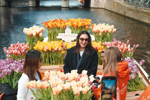 Amsterdam: Premium Tulip Boat Canal Tour