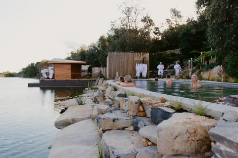 Metung: Hot Springs Revive Bathing
