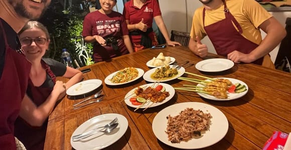 Ungasan: 3-Hour Uluwatu Cooking Class & Market Tour