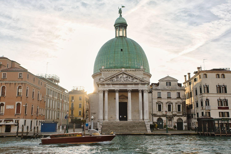 Venice: Exclusive Grand Canal and Secret Canals Boat Tour