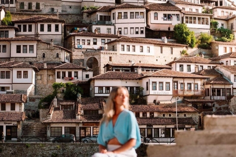 Depuis Tirana : Excursion à Berat avec prise en charge et retour à l'hôtel