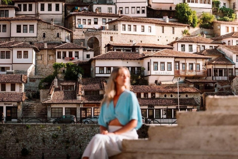 Depuis Tirana : Excursion à Berat avec prise en charge et retour à l'hôtel