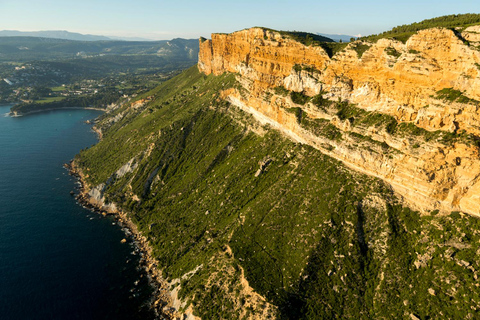 Sanary-sur-Mer: Tour of the Calanques of Cassis and Marseille 7 coves outing