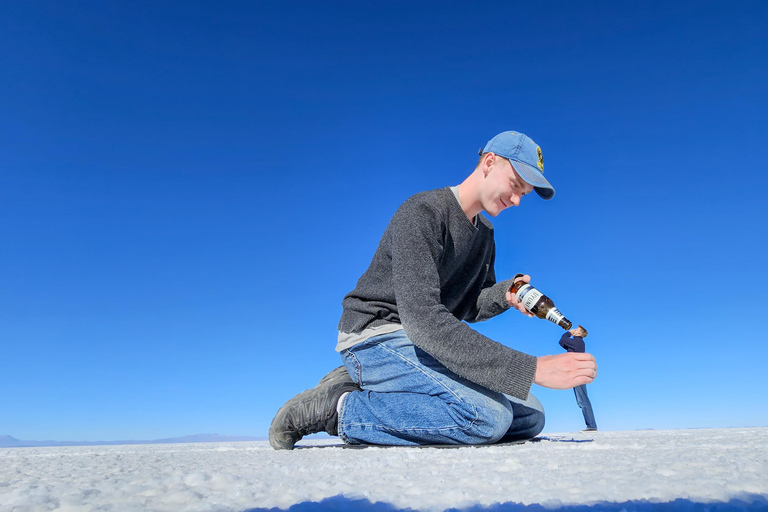 3-Day Uyuni Expedition to San Pedro de Atacama Tour with Spanish-speaking driver