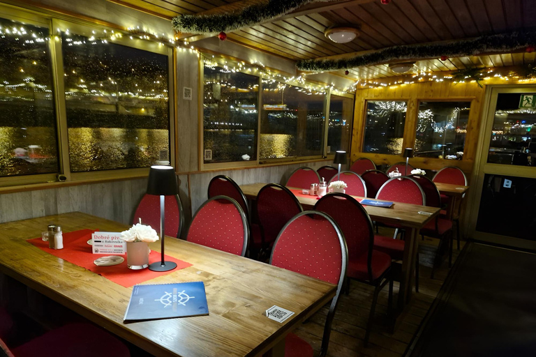 Prague: 1-Hour Prosecco Party Cruise with Unlimited Prosecco