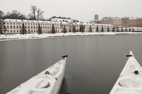Kayak d'hiver dans la ville de Stockholm + expérience du saunaKayak d'hiver dans la ville de Stockholm