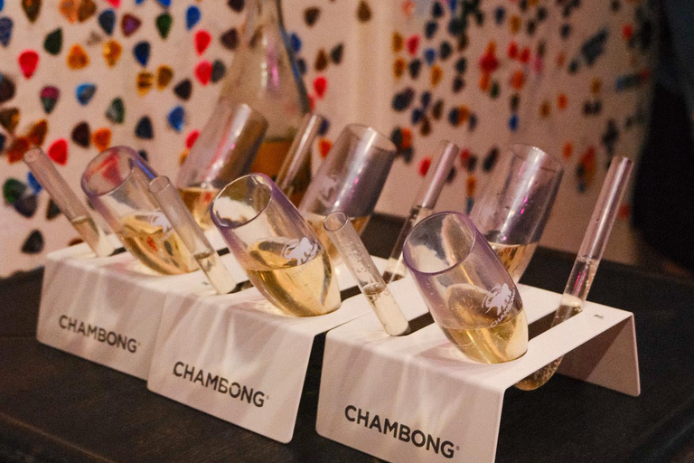 سولفانج جولة في النبيذ والجريمة الحقيقية مع مشروبات مشمولة