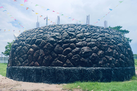 Vientiane: Guided City Tour with City Pillar & Old Wall