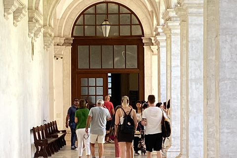 Lisbon: Graça Church Entry Ticket with Drink on the Terrace