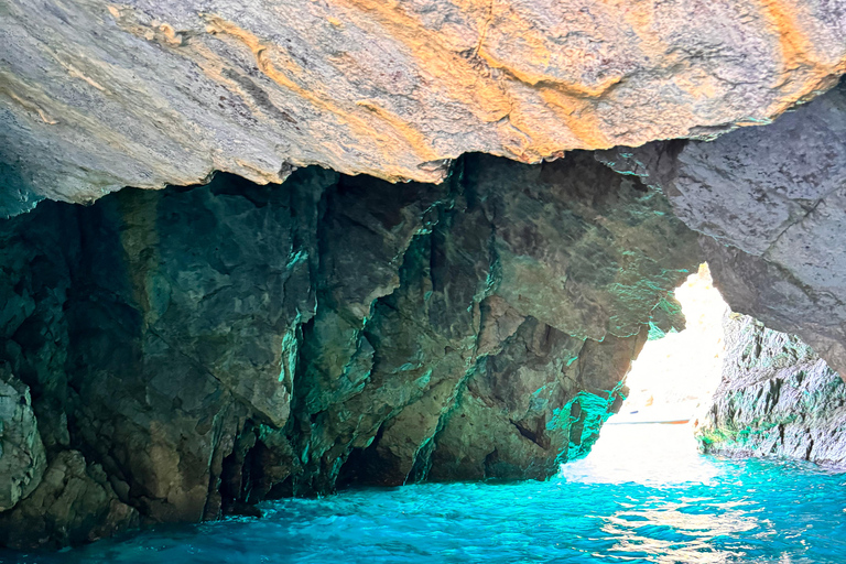 Capri Private Boat Tour from Sorrento: Discover the Wonders of Capri