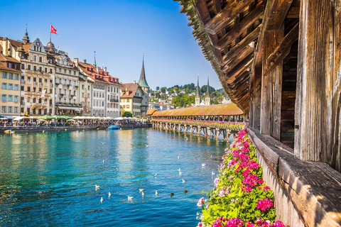 Tour privado a pie de un día en ZúrichVisita privada a pie de un día en Zúrich