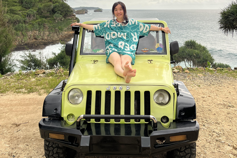 Yogyakarta: Timang Beach & Sadranan Snorkeling Day Trip