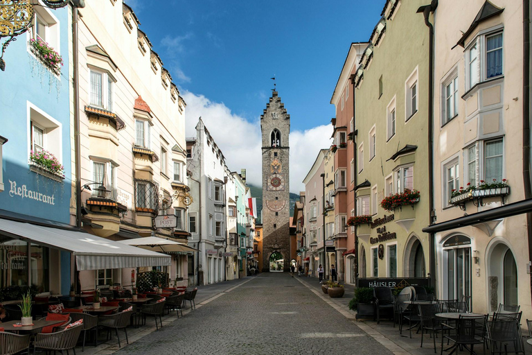 Salzburg: Munich Tour with Transfers, Hotel, Meals & Drinks