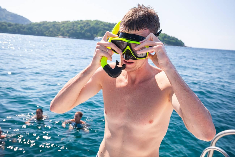 Phuket: Båtuthyrning för fiske och bläckfiskfiske med lunch