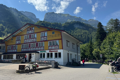 Von Zürich: Private Wanderung zum atemberaubenden SeealpseeVon Zürich aus: Private Wanderung zum atemberaubenden Seealpsee