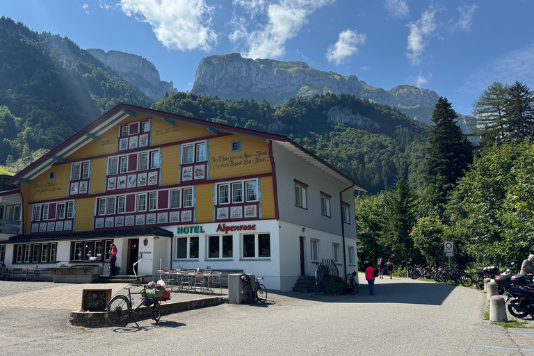 Von Zürich: Private Wanderung zum atemberaubenden SeealpseeVon Zürich aus: Private Wanderung zum atemberaubenden Seealpsee