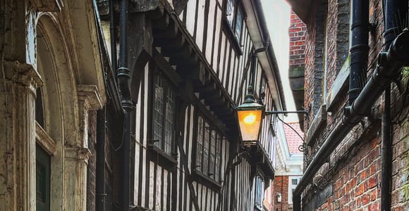 York: Snickelways Story Walking Tour of Hidden Alleys