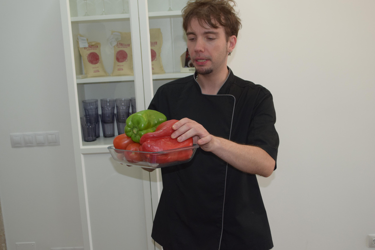 Madrid: Seafood Paella Masterclass Near Sol with Drinks Included