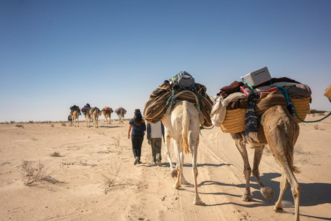 Von Djerba : : Sonnenuntergang und Sternenkriege AT ksar ghilaine