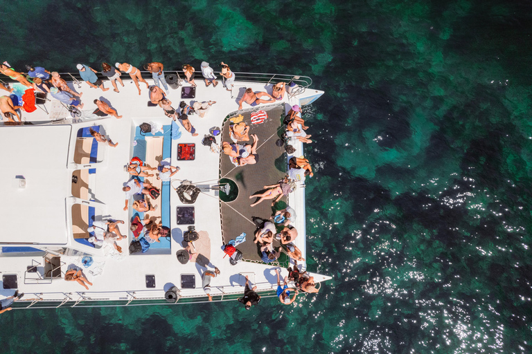 Albufeira: Catamaran Cruise met BBQ &amp; Open Bar op het Strand