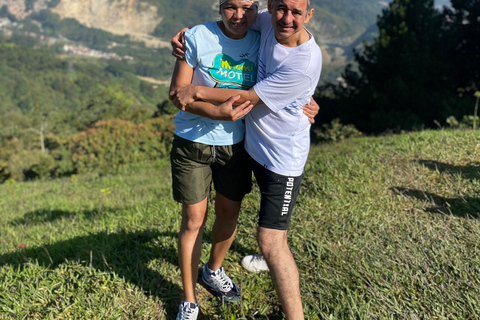 MEDELLÍN: Wandelen naar de wolken: ontdek de Cerro de las 3 Cruces (heuvel met 3 kruizen)