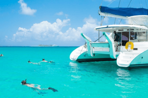 Ile Aux Cerfs Catamaran Cruise w/ Lunch & Unlimited Drinks