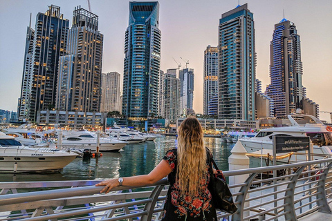 Dubai: Evening Luxury Yacht Tour with Hotel Pickup Dubai: Private 2-Hours Luxury Yacht Tour Upto 30 Pax
