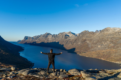 Tromsø: Midnight Sun Hike with Local Guides, Lunch & Photos