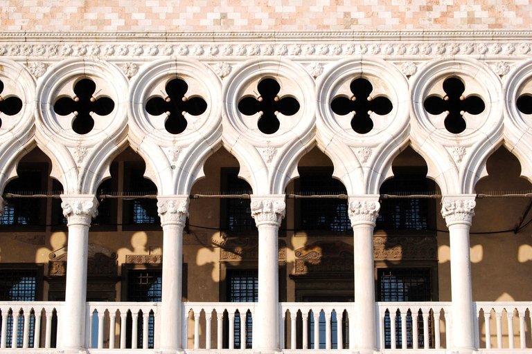 Venice: Insider Tour Rialto Market, St. Mark & Doge’s Palace Spanish tour