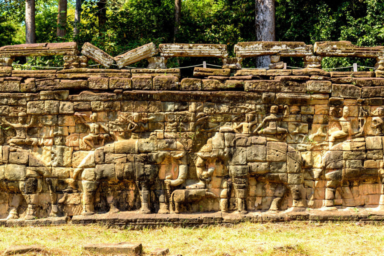 Siem Reap: Angkor Wat: całodniowa wycieczka w małej grupie i zachód słońca