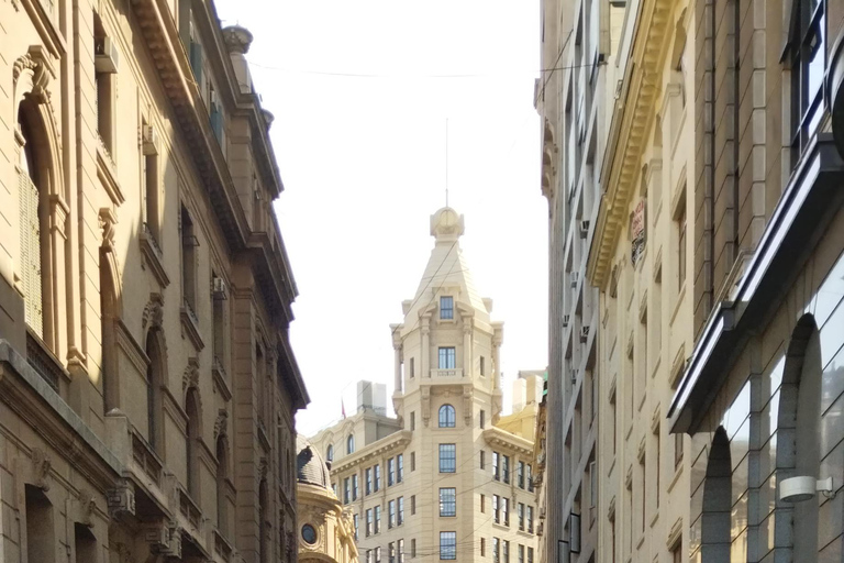 Santiago : visite pour adultes – histoire, culture, politiqueSantiago : Visite guidée pour adultes – Histoire, culture, politique