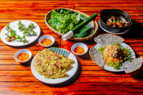 Hoi An Bites Food Tour with 15+ Tastings