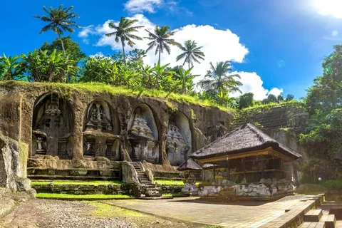 Bali: Templo de Gunung Kawi, Cascada de Tibumana y Visita al Mercado