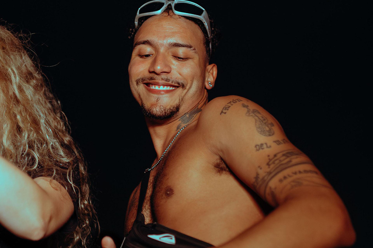 Rio de Janeiro: Sunset Boat Party with DJ and Drinks