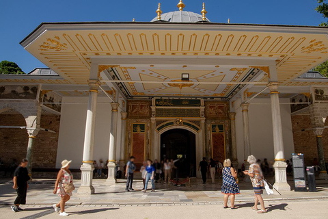 托普卡帕宫 + 大教堂地下水宫殿门票和语音导览托普卡普宫 + 地下水宫殿门票和语音导览