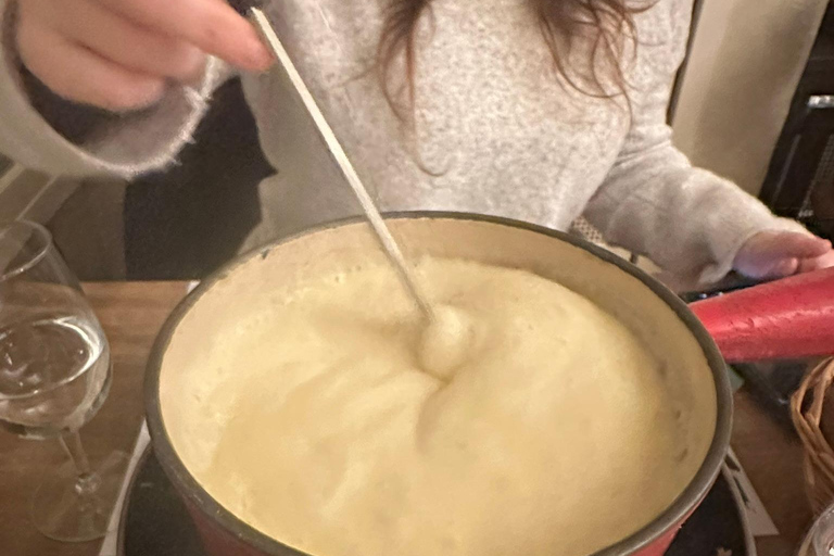 Zurich Walking Food Tour: an itinerant Swiss full meal Zurich Sunset Walking Tour: an itinerant Swiss dinner