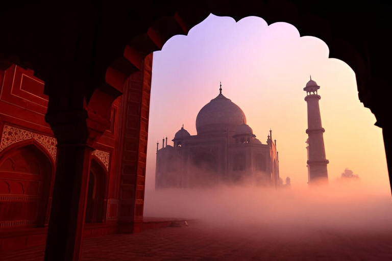 Tour privato tutto incluso del Taj Mahal all&#039;alba da DelhiTour con auto privata con aria condizionata, autista e guida